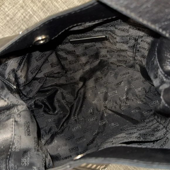 Michael Kors Bag Studded Black Leather Chain Hobo - Picture 10 of 17